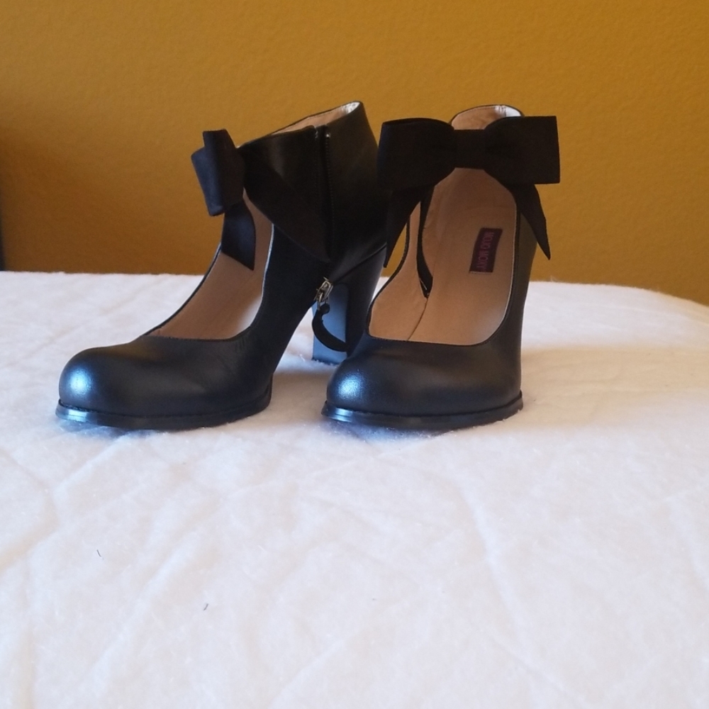 8.5 Mojo Moxy Mary Janes